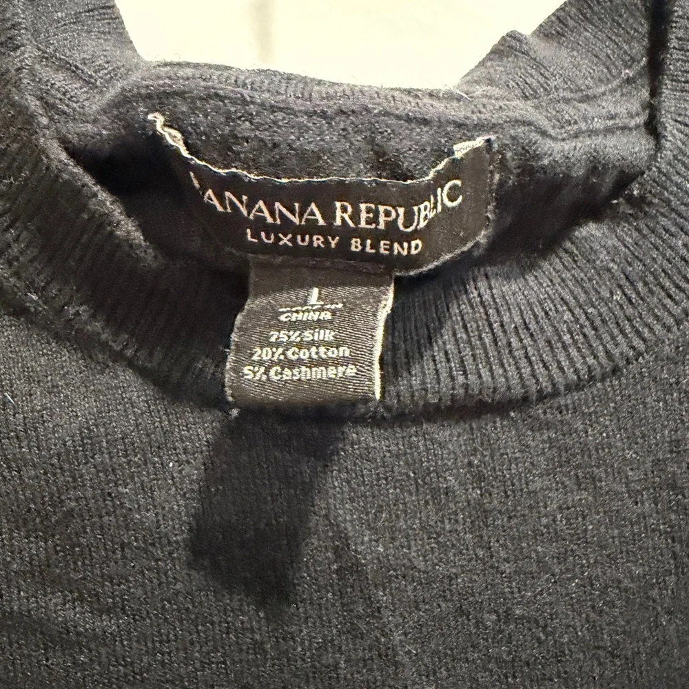 Banana Republic Luxury Blend Black Short Sleeve Tee